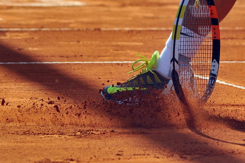 clay-court